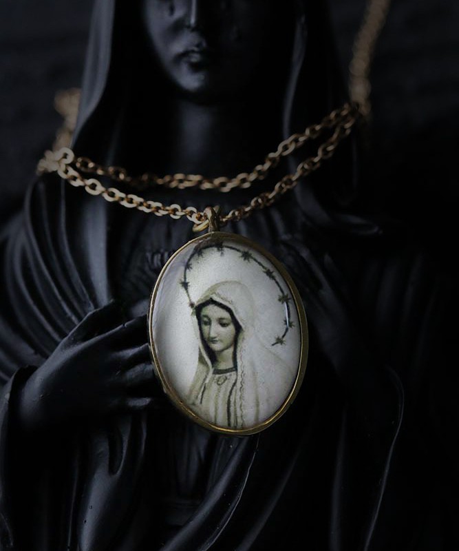 Defy Necklace Mary vintage1