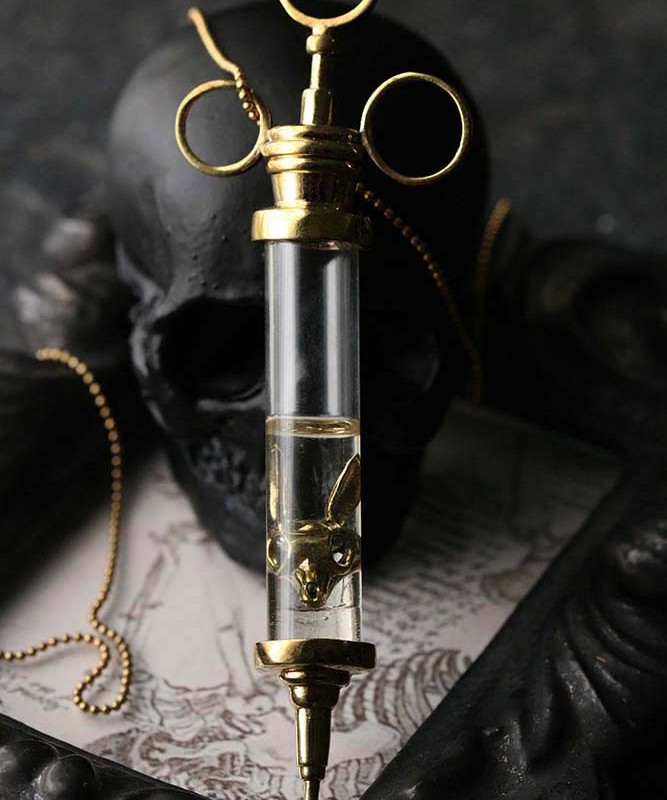 defy-necklace-rabbit-skullsyringe1