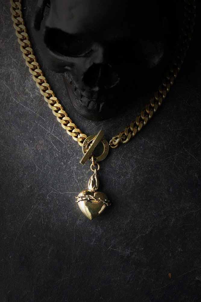 Defy-Necklace-Sacred-Heart-Big-Chain1
