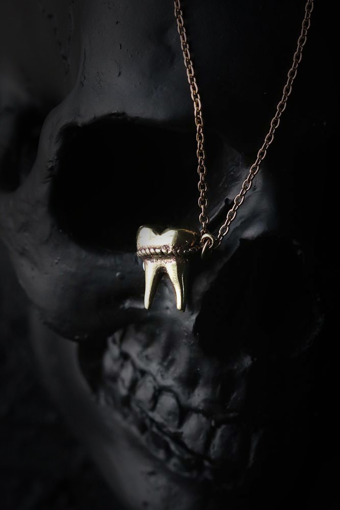 Defy-Necklace-Tooth-big1