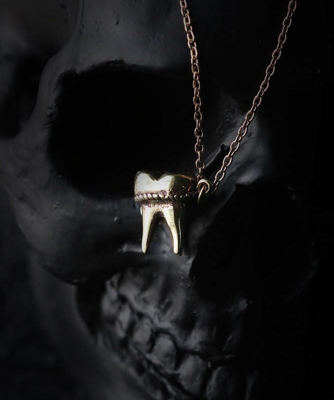 Defy-Necklace-Tooth-big1