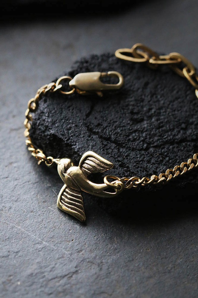 Defy-Bracelet-Medium-Swallow1