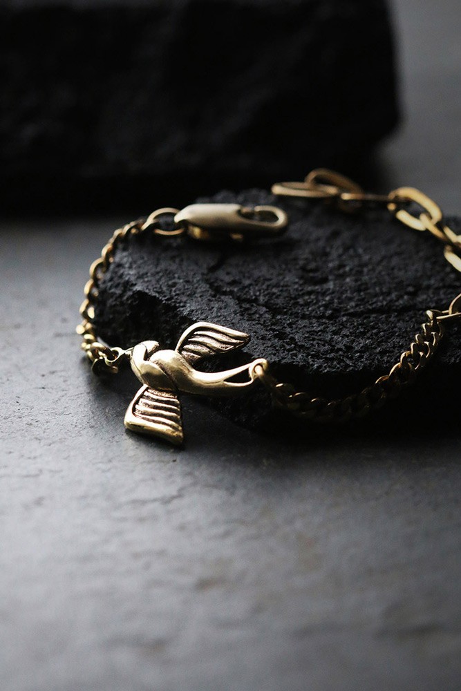 Defy-Bracelet-Medium-Swallow2