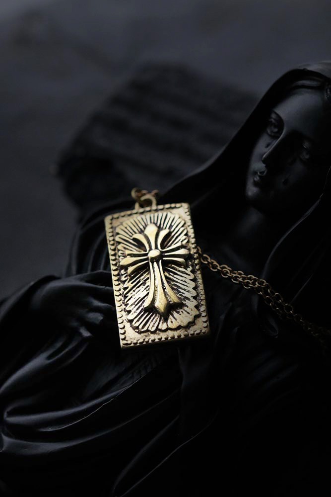 Defy-Necklace-Cross-Tag4