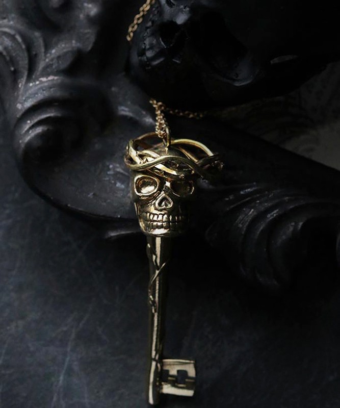 Defy-Necklace-Key-Skull1