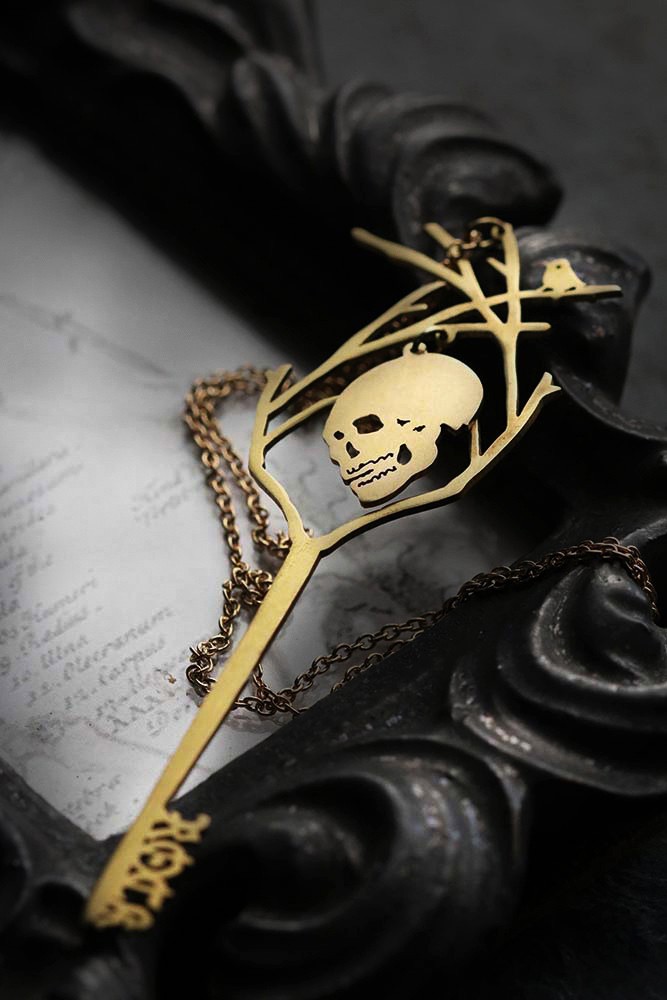 Defy-Necklace-Key-&-Skull3