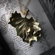 Defy-Necklace-Leaf-&-Skulls3