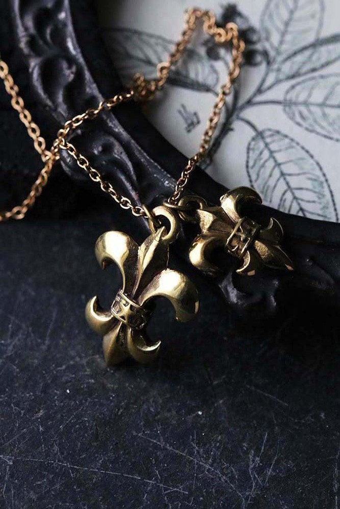 Defy-Necklace-Lis2