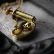 Defy-Necklace-Skull-Syringe-set2