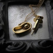 Defy-Necklace-Skull-Syringe-set4