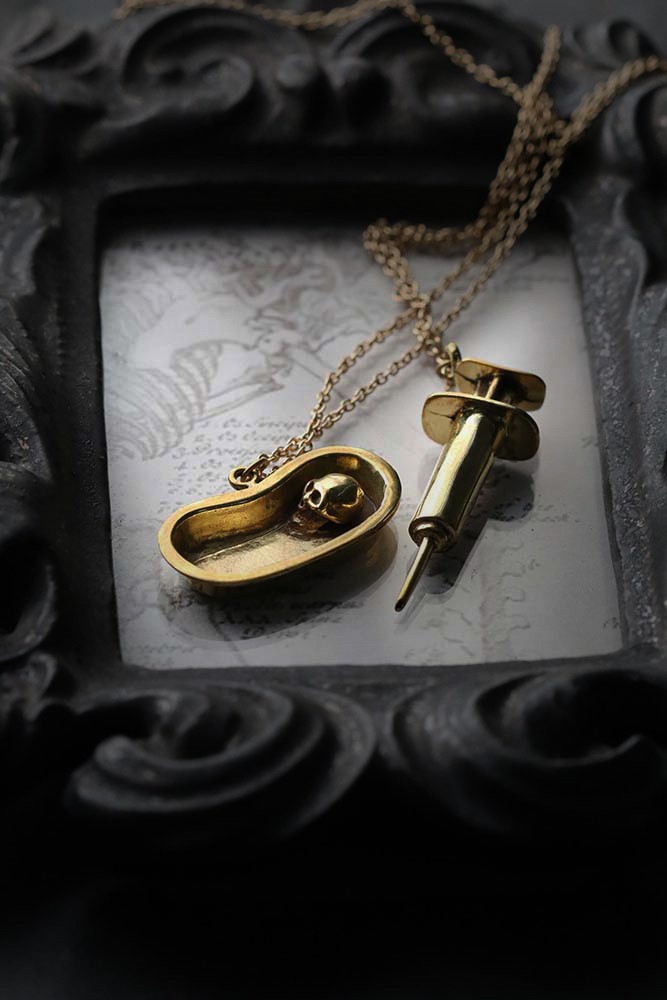 Defy-Necklace-Skull-Syringe-set4