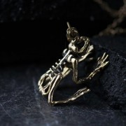 Defy-Necklace-Small-Frog1