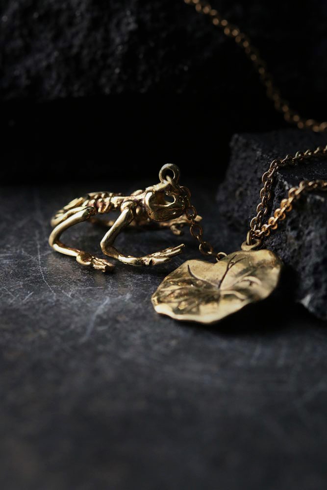 Defy-Necklace-Small-Frog&Lotus-leaf1