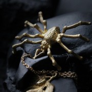 Defy-Necklace-Spider&Leaves3