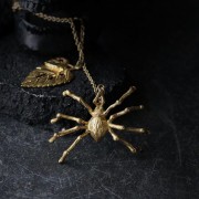 Defy-Necklace-Spider&Leaves4