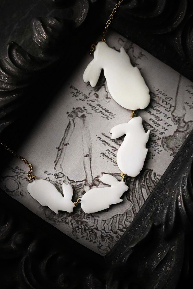 Defy-Necklace-Xray-4Rabbits-Skeleton2
