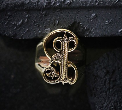 defy-letter-rings-brassj3